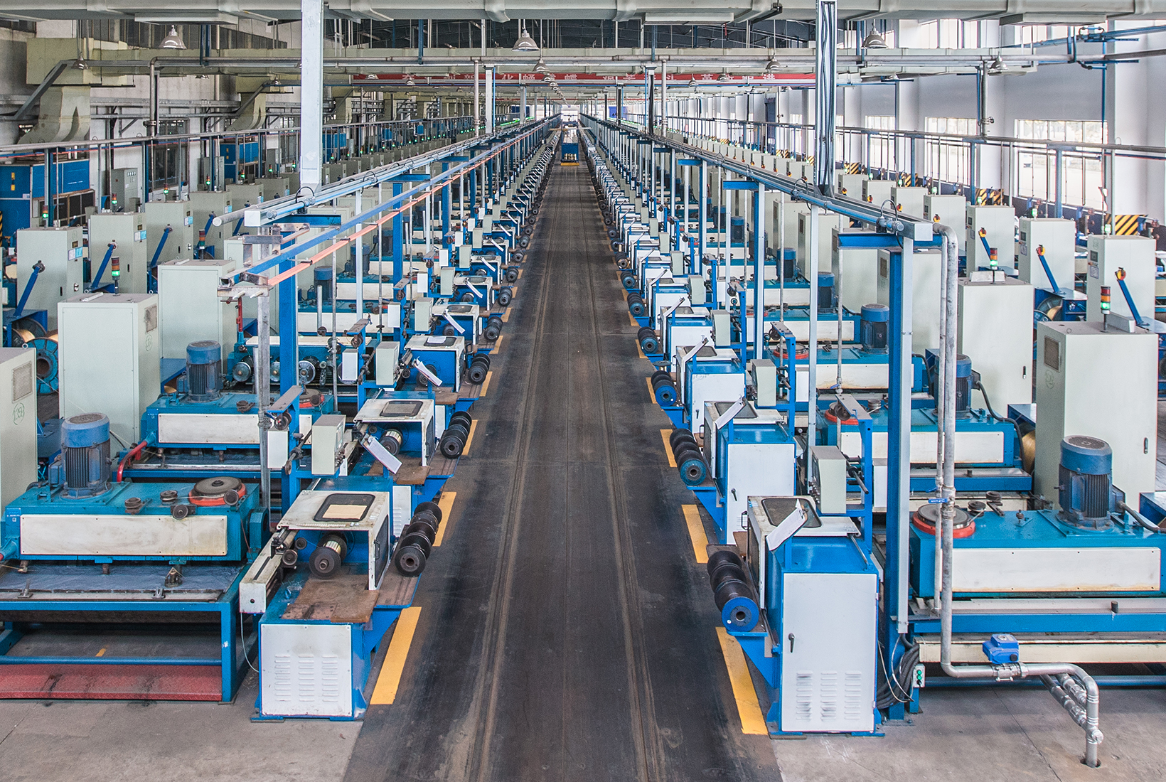 圍繞“高、難、新”的技術(shù)要求，針對(duì)鋼簾線產(chǎn)品及其延伸產(chǎn)業(yè)進(jìn)行新產(chǎn)品開(kāi)發(fā)和新技術(shù)產(chǎn)業(yè)化研究